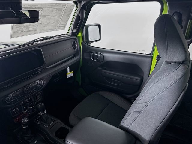 New 2025 Jeep Wrangler Unlimited Rubicon w/ Technology Group image 21