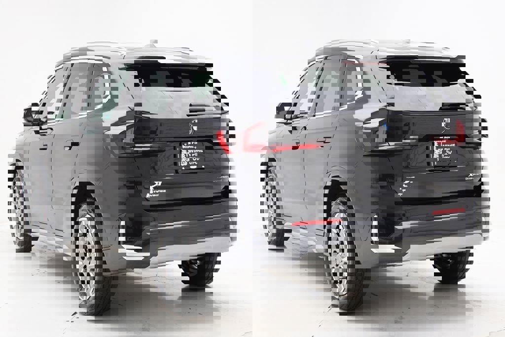 Used 2025 BMW X1 xDrive28i AWD/4WD image 6