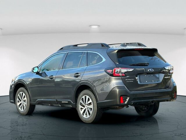 Used 2020 Subaru Outback Premium image 4
