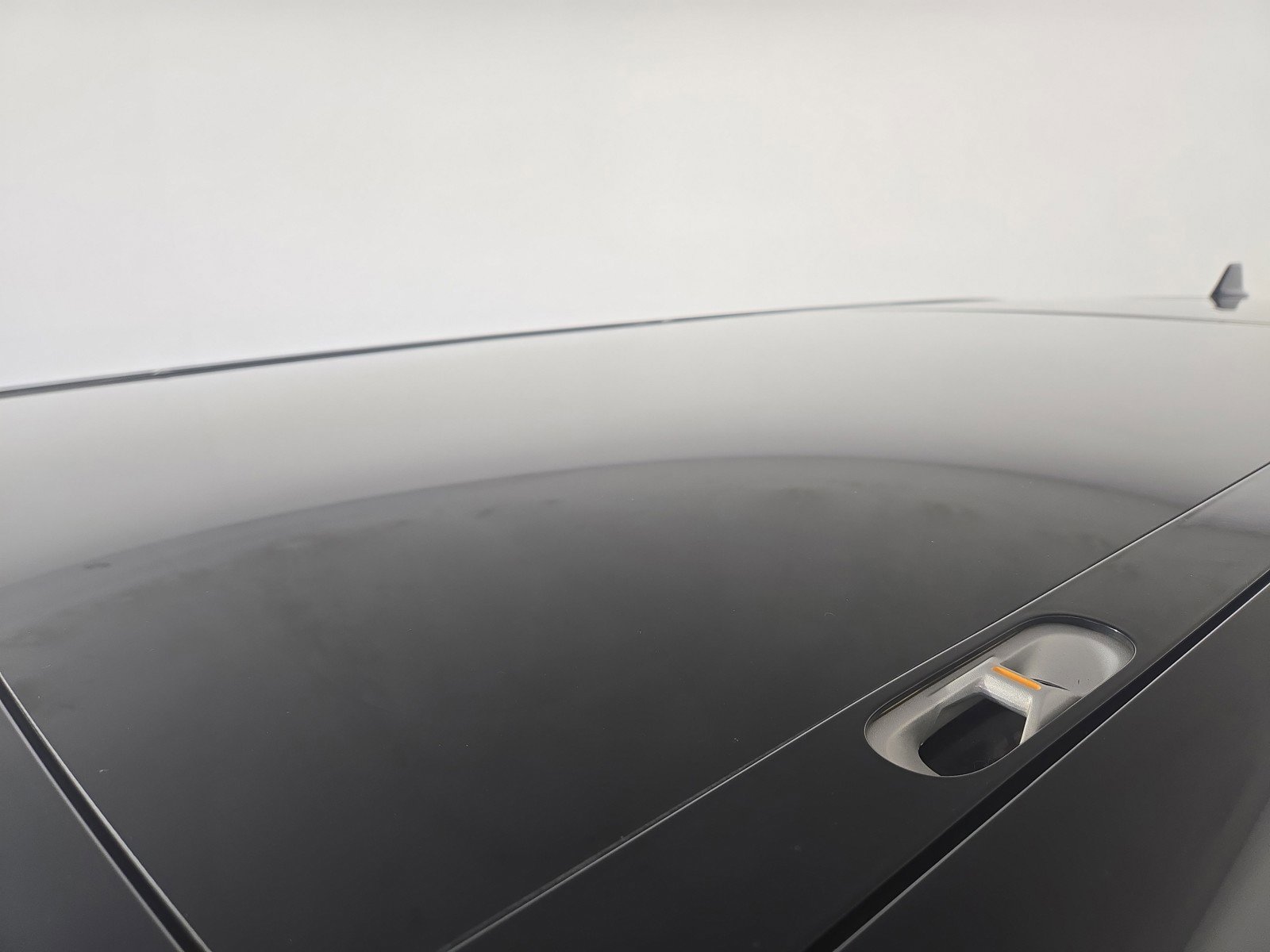 Used 2024 Rivian R1S Adventure image 13