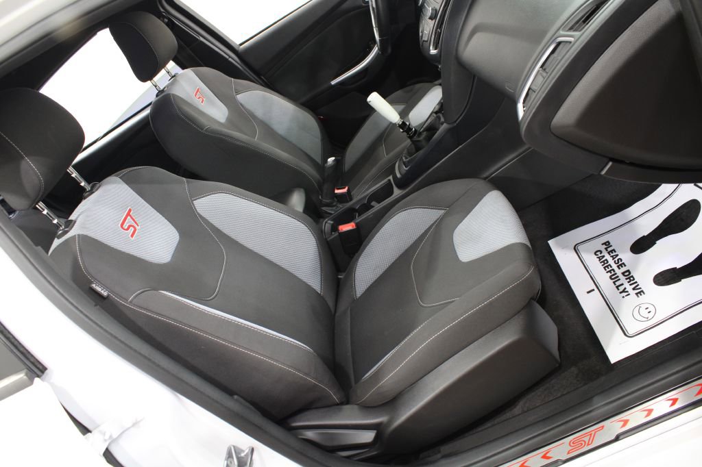 Used 2018 Ford Focus ST FWD image 26