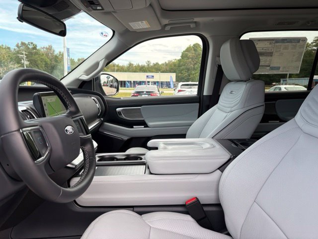 New 2027 Ford Expedition Max Platinum w/ Platinum Ultimate Package AWD/4WD image 9