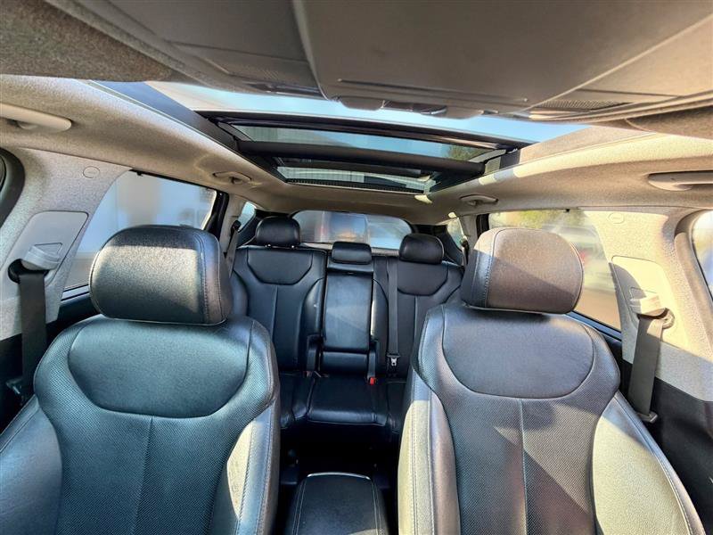 Used 2020 Hyundai Santa Fe Limited AWD/4WD image 29