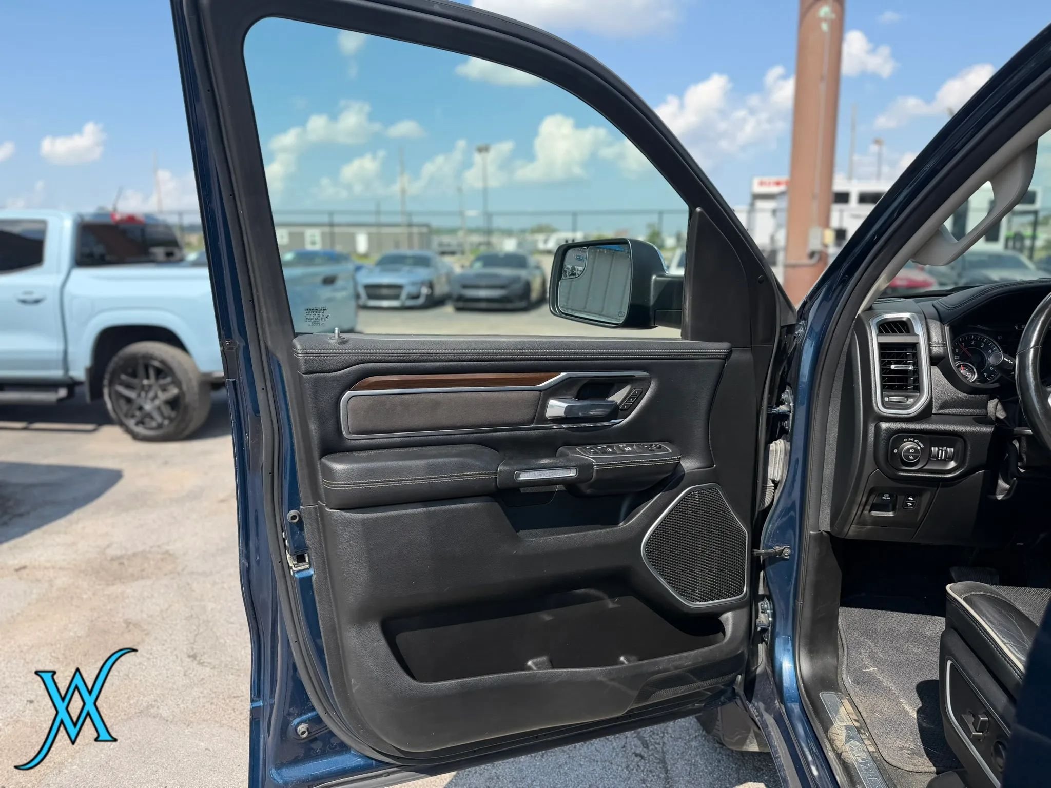 Used 2022 RAM 1500 Laramie AWD/4WD image 10