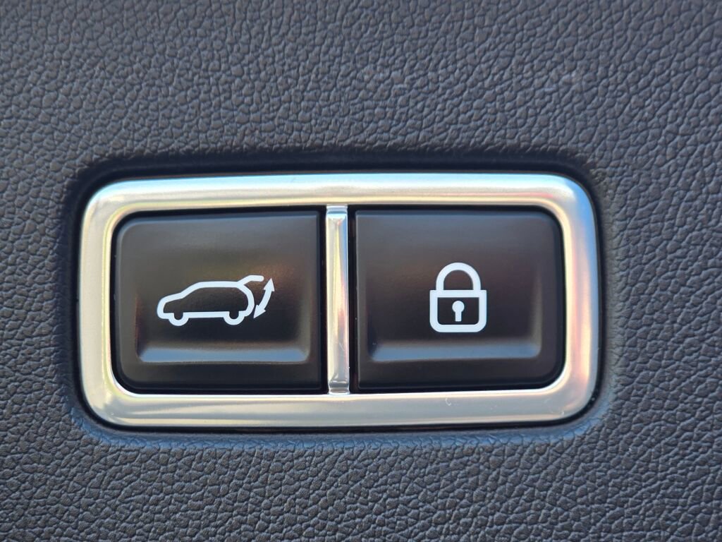 Used 2022 Kia Sorento SX image 16