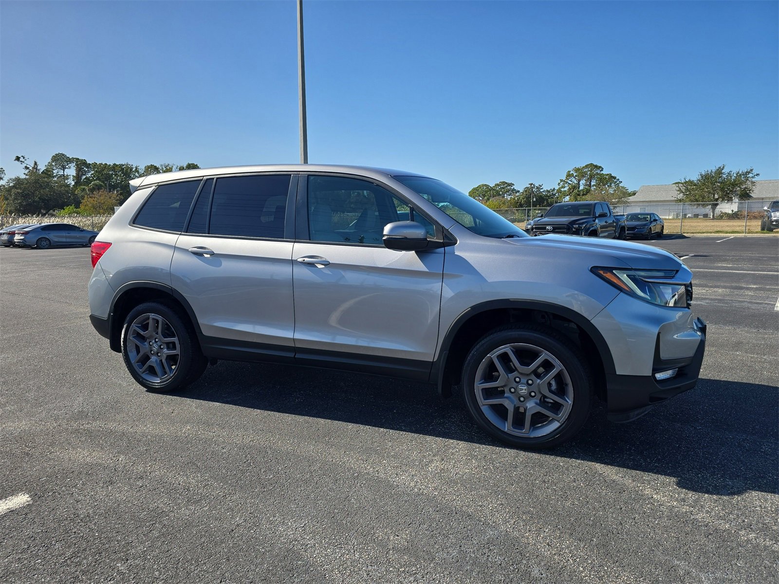 Used 2022 Honda Passport EX-L image 2