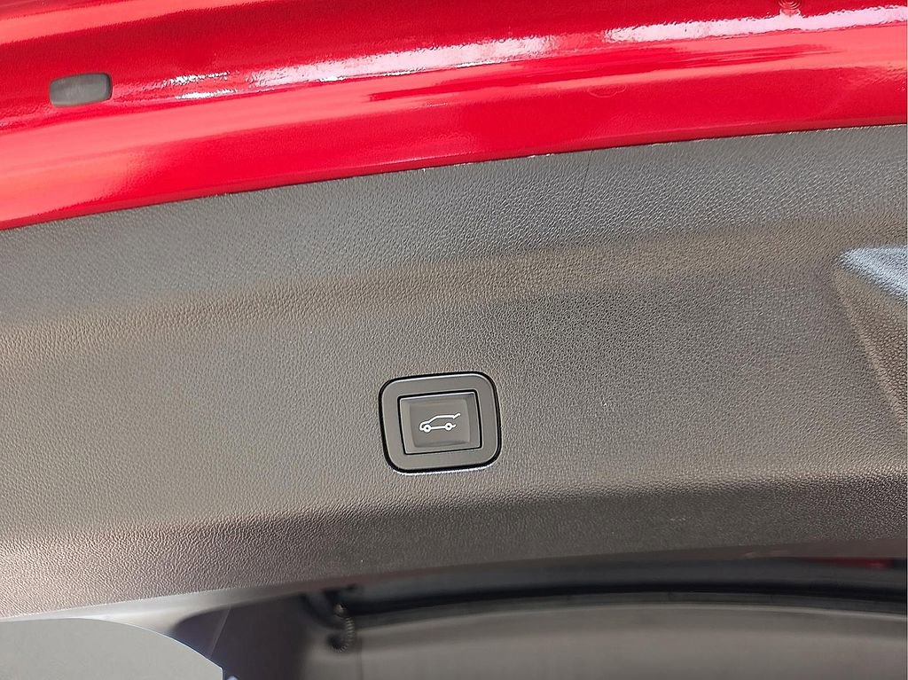 Used 2025 GMC Yukon AT4 w/ AT4 Premium Package image 11