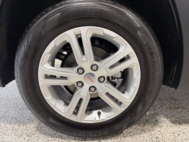 Used 2024 GMC Terrain SLE image 30