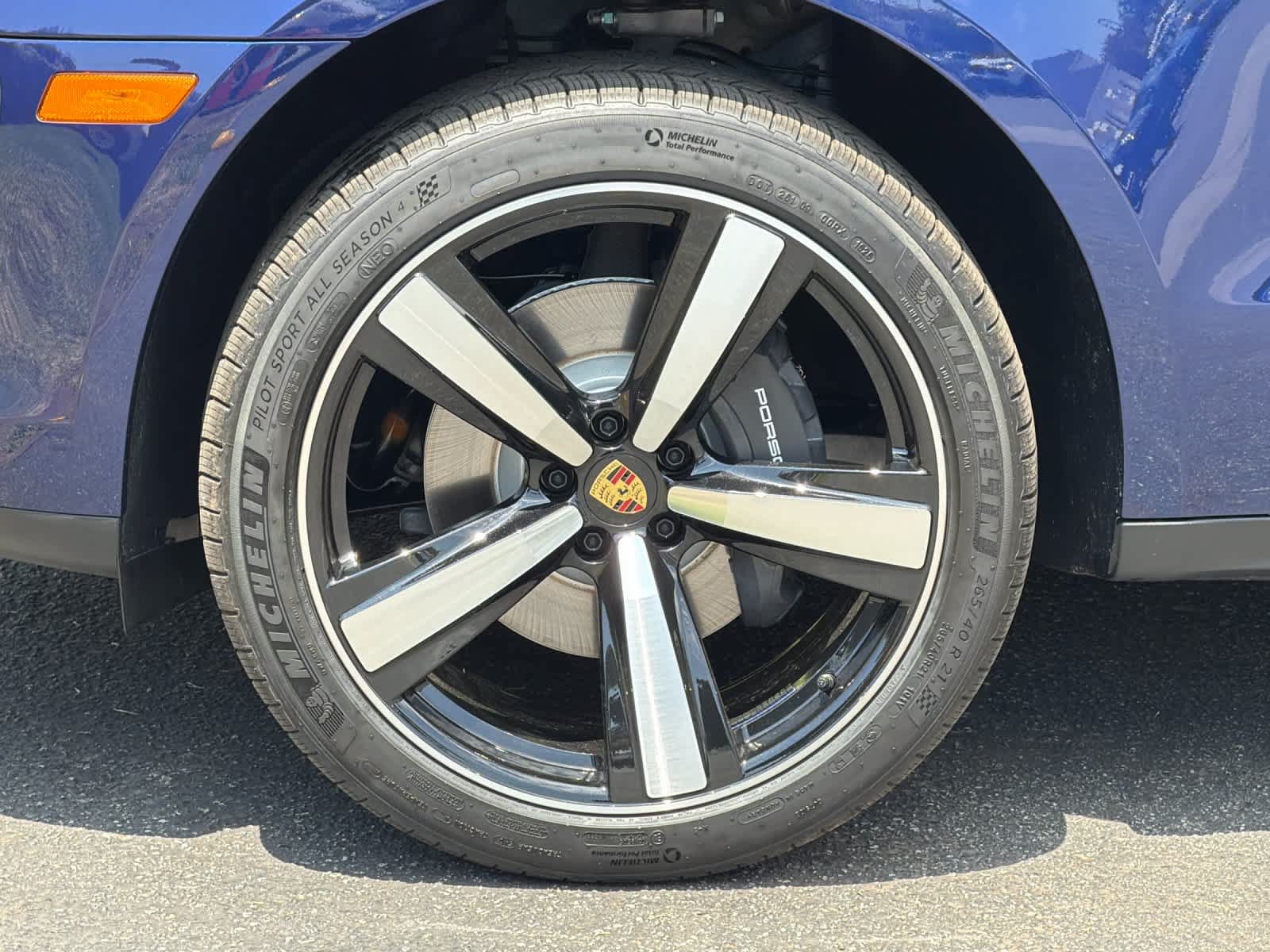New 2026 Porsche Macan AWD/4WD image 31