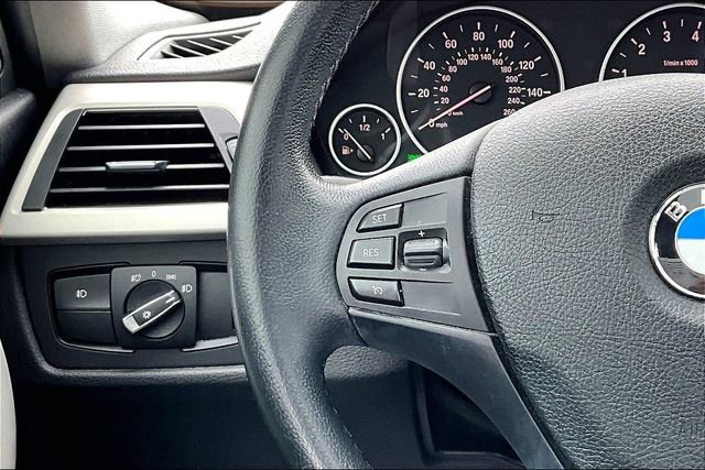 Used 2014 BMW 320i xDrive Sedan image 11