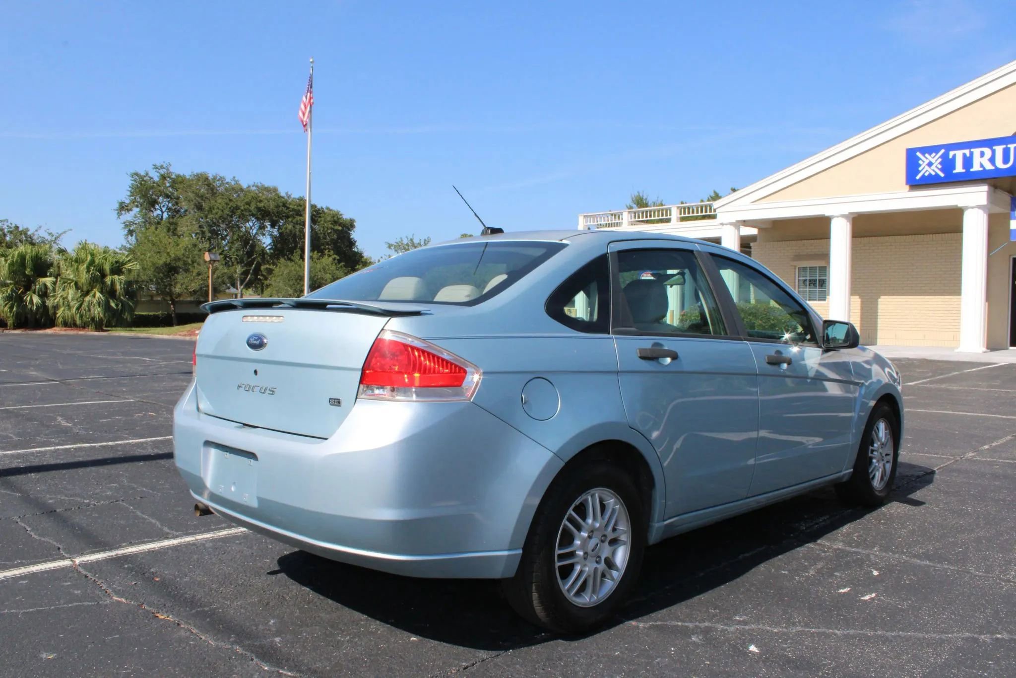 Used 2009 Ford Focus SE image 4