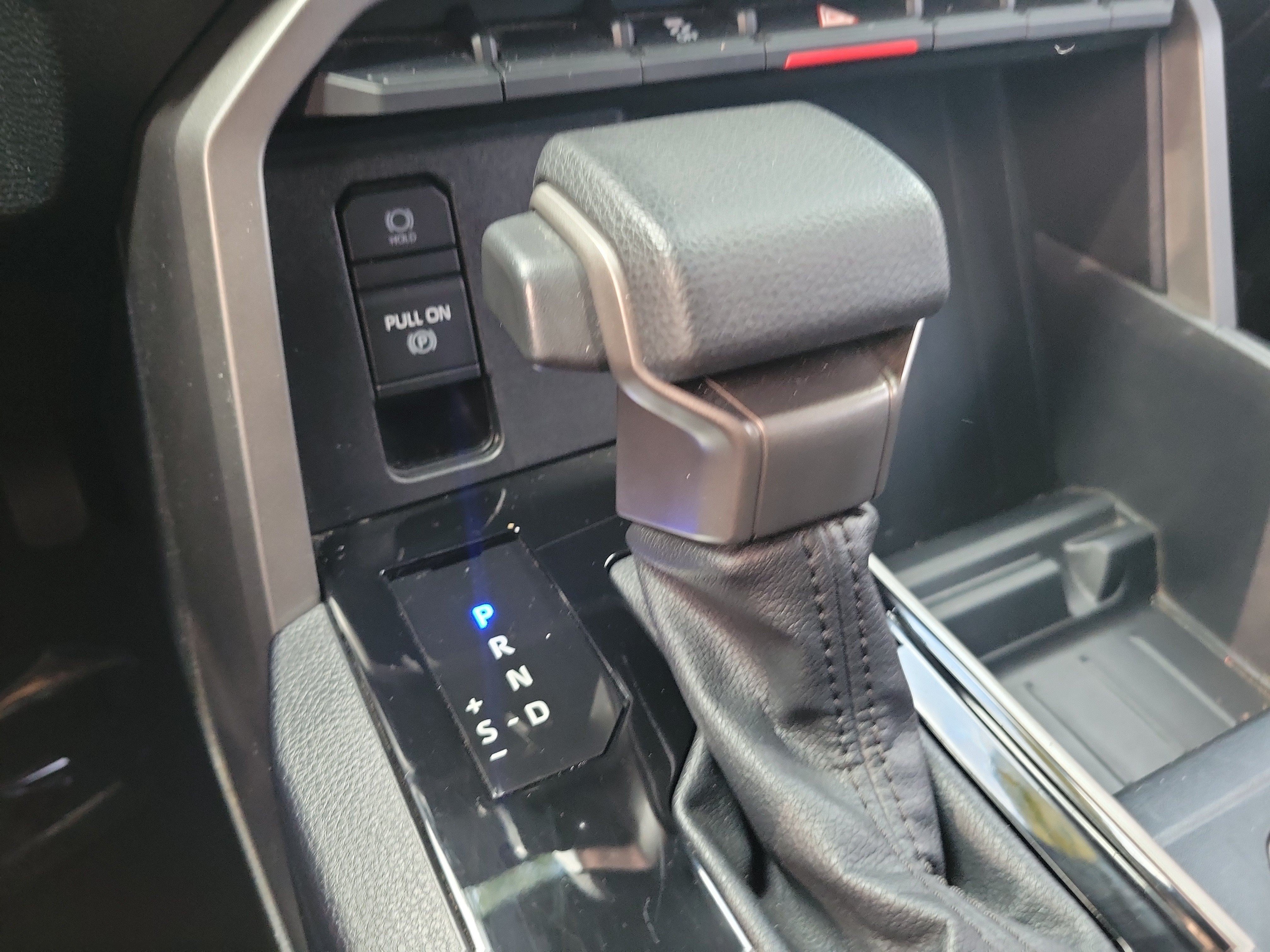 Used 2022 Toyota Tundra SR5 w/ SR5 Convenience Package AWD/4WD image 28