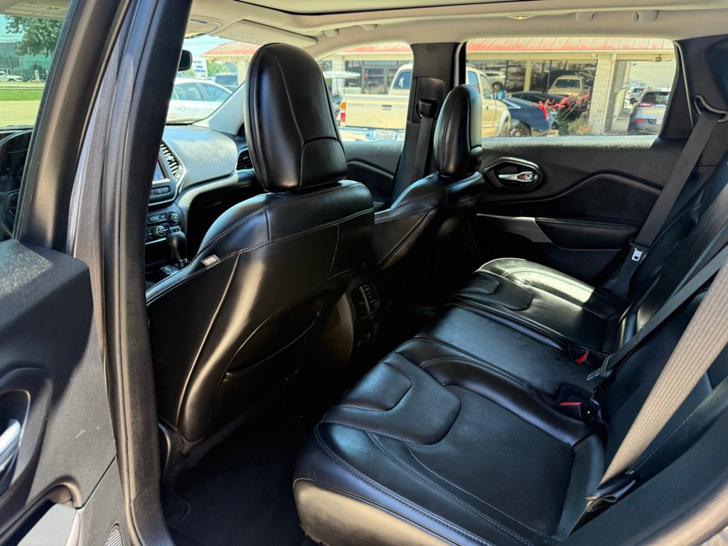 Used 2021 Jeep Cherokee Latitude Lux w/ Sun & Sound Group FWD image 15