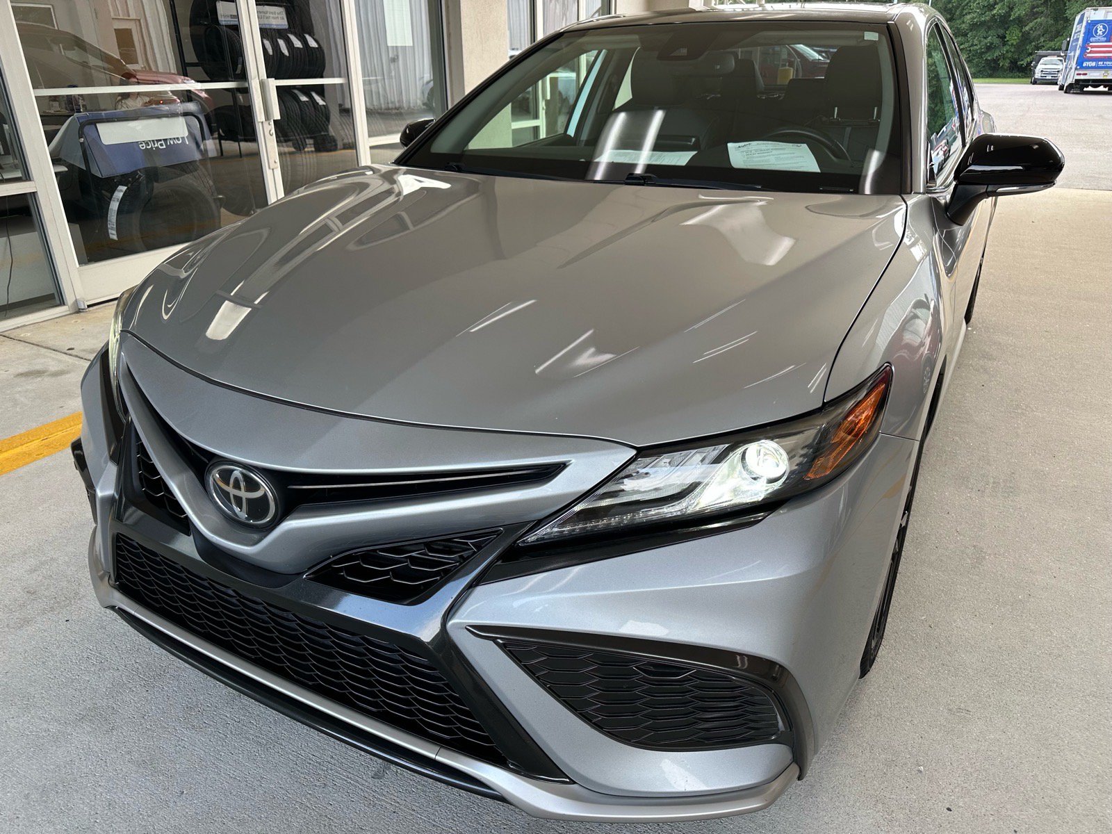 Used 2021 Toyota Camry XSE FWD image 1