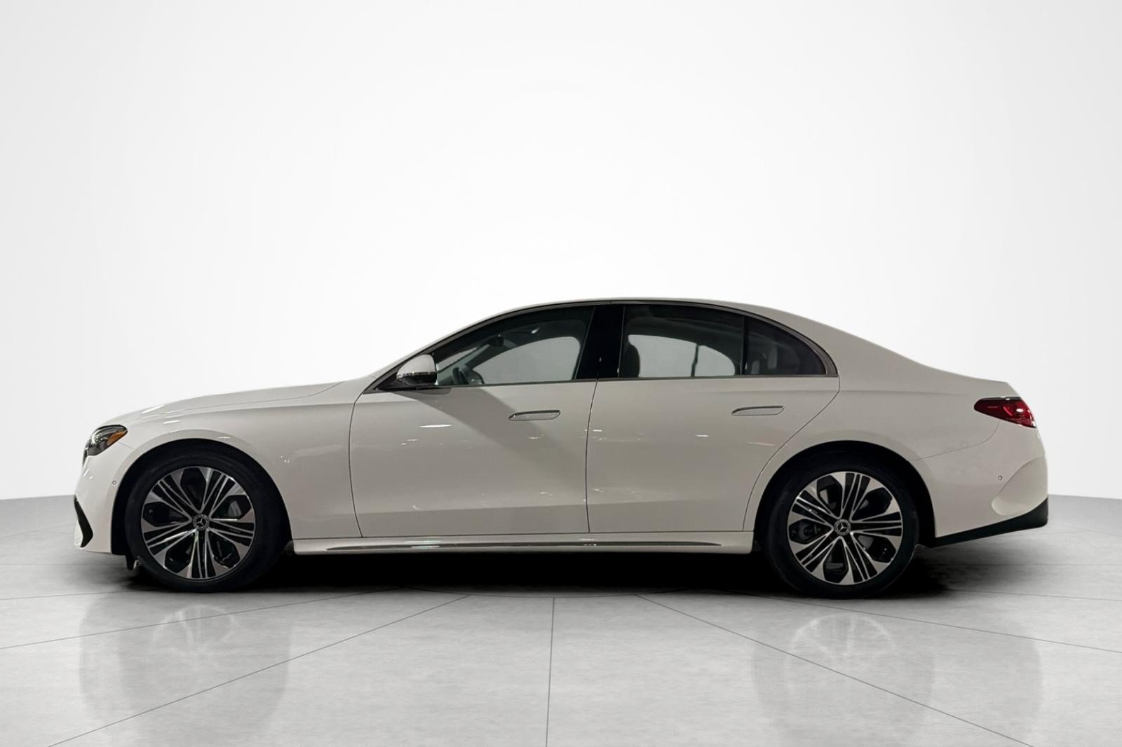New 2027 Mercedes-Benz E 450 4MATIC Sedan image 2