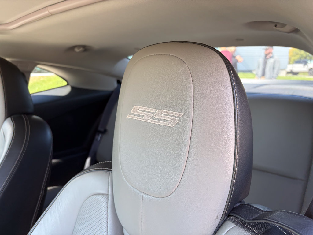 Used 2015 Chevrolet Camaro SS w/ RS Package RWD image 11