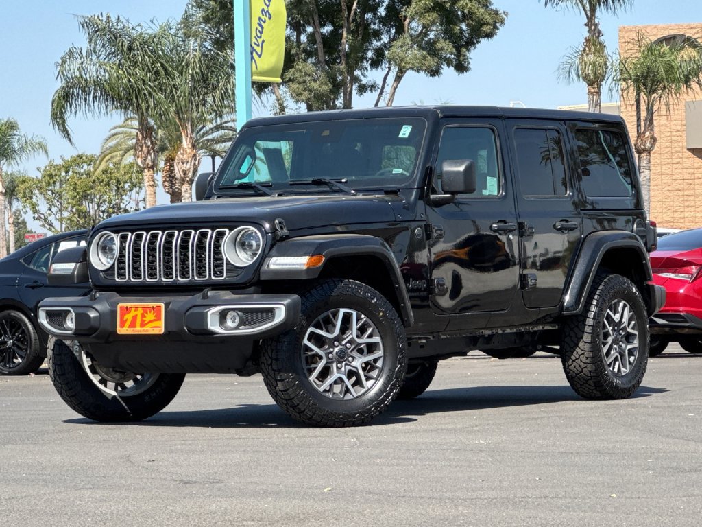 Used 2025 Jeep Wrangler Unlimited Sahara AWD/4WD image 1