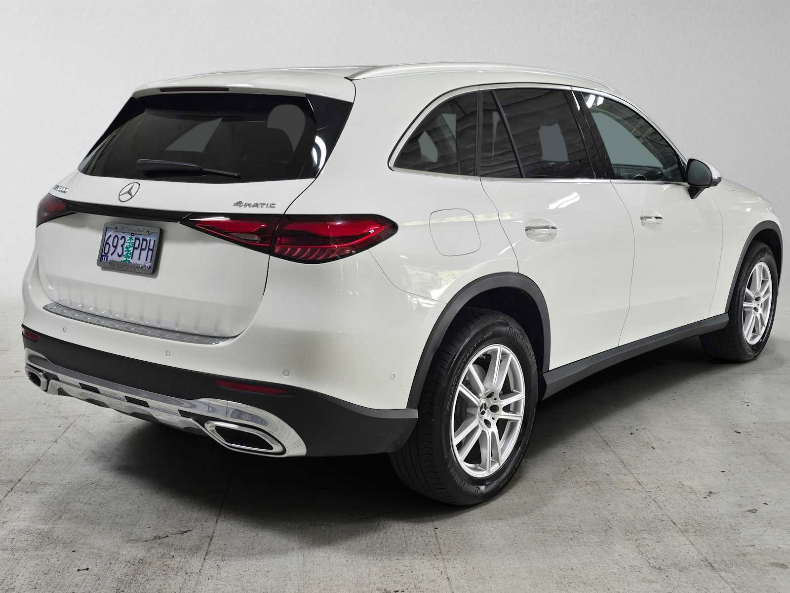 Used 2024 Mercedes-Benz GLC 300 4MATIC image 3