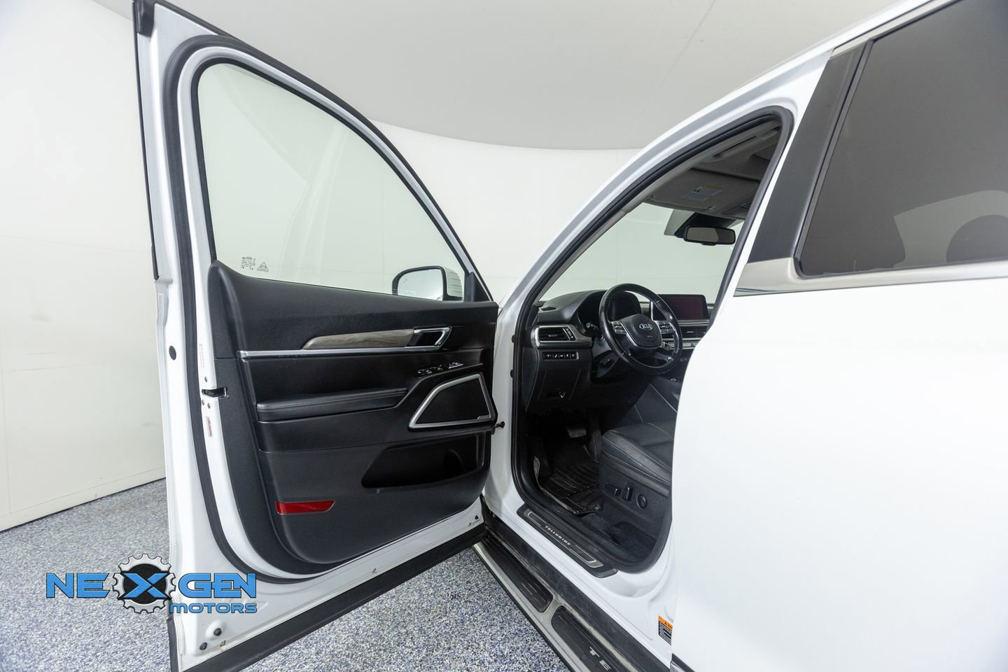 Used 2020 Kia Telluride EX w/ EX Premium Package image 9