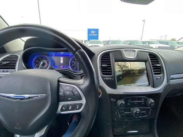 Used 2019 Chrysler 300 Limited w/ Safetytec Plus Group RWD image 2