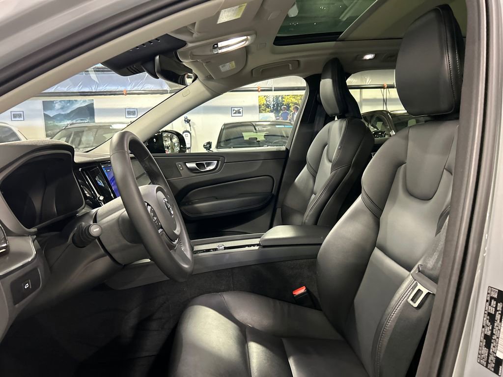 Certified 2024 Volvo XC60 B5 Core w/ Protection Package Premier image 10