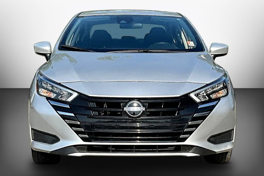 Used 2025 Nissan Versa SV FWD image 2