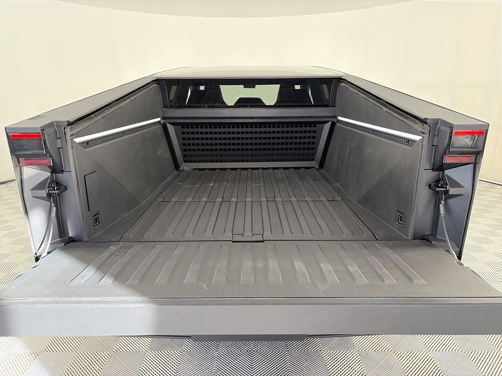 Used 2025 Tesla Cybertruck AWD Crew Cab image 24