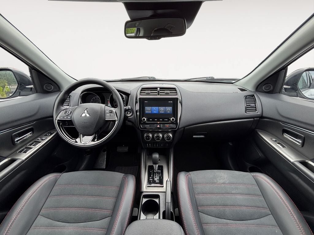 Used 2025 Mitsubishi Outlander Sport SE AWD/4WD image 11