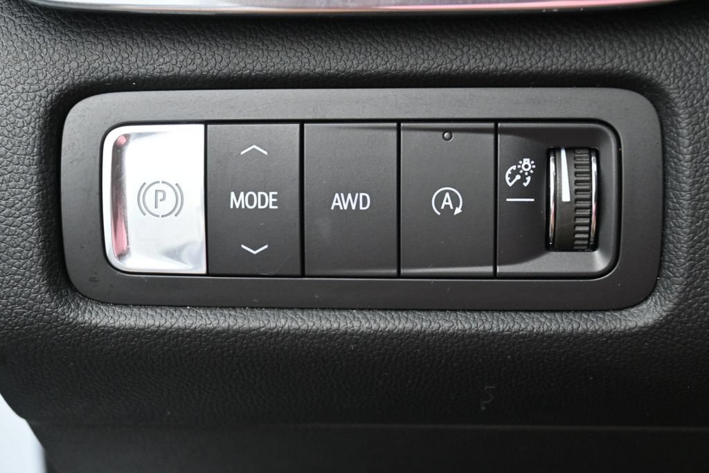 Used 2026 GMC Acadia Denali Ultimate w/ LPO, Floor Liner Package AWD/4WD image 15