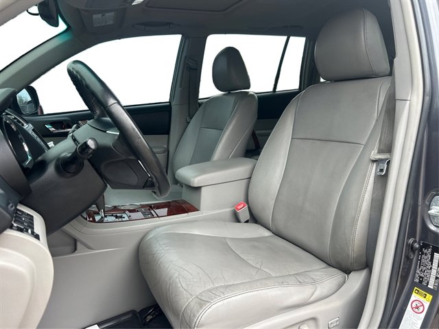 Used 2012 Toyota Highlander Limited w/ Tow Pkg AWD/4WD image 45