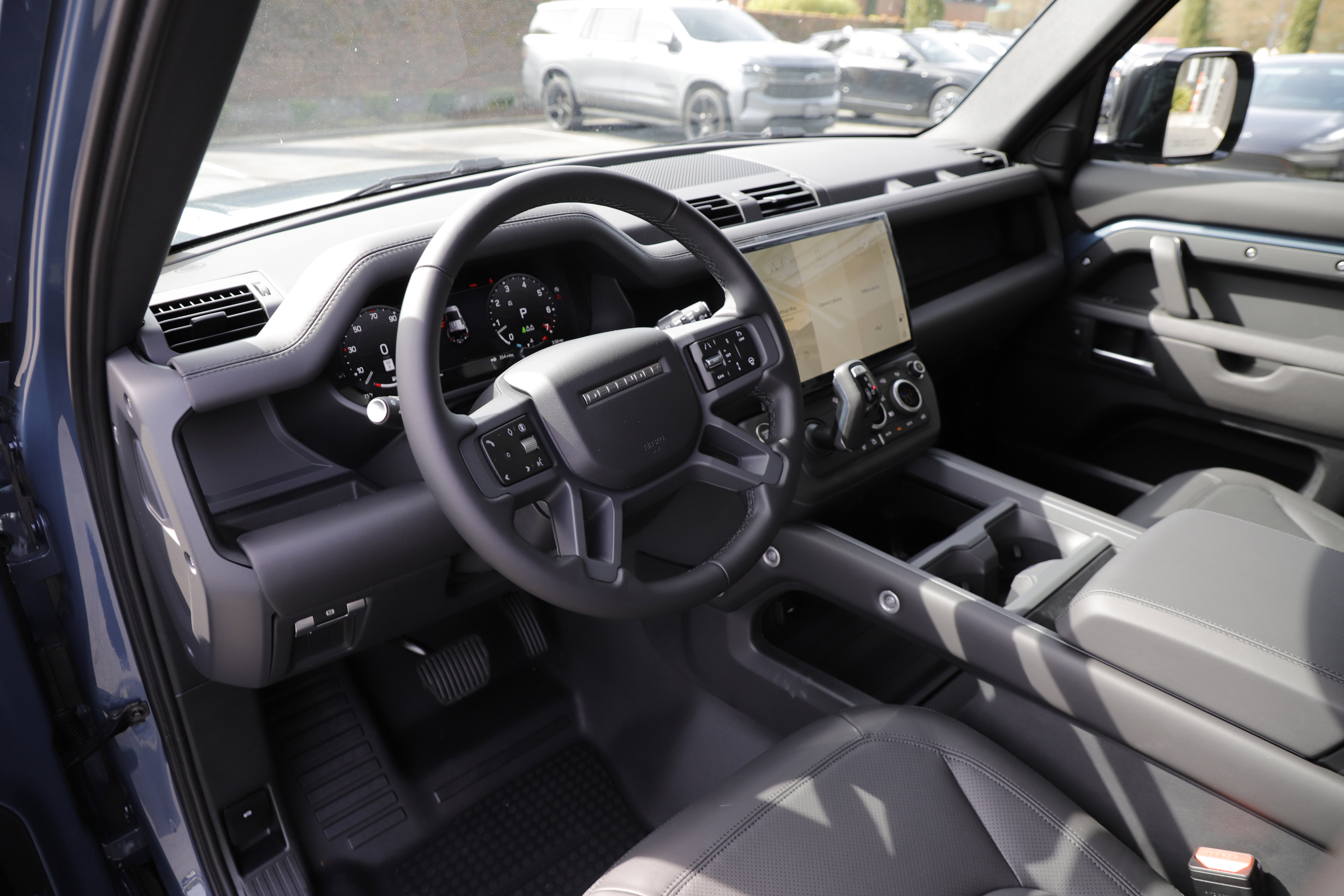 New 2026 Land Rover Defender 110 X-Dynamic SE image 18