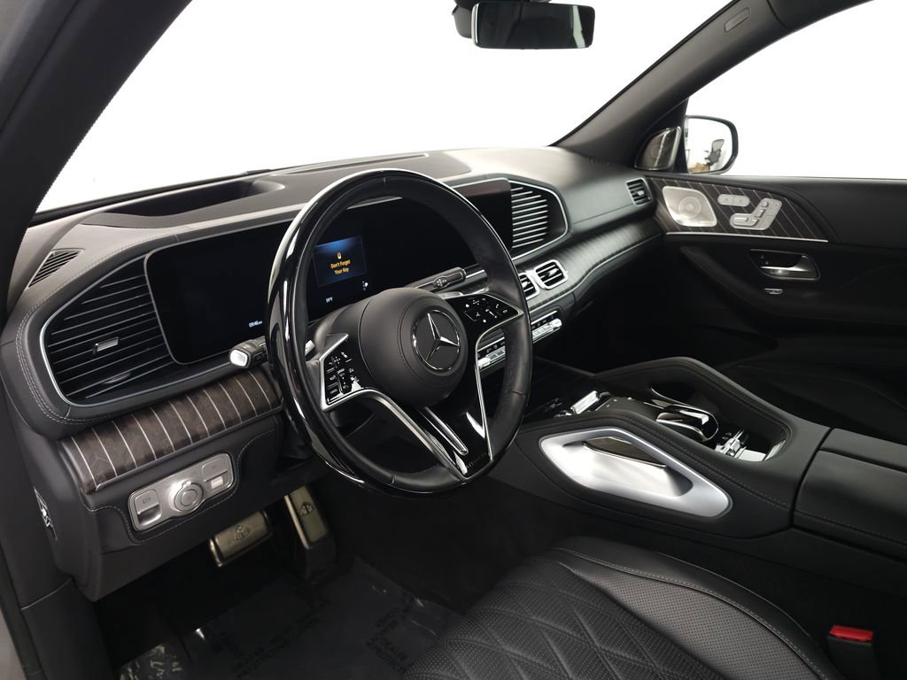 Used 2025 Mercedes-Benz Maybach GLS 600 4MATIC image 9