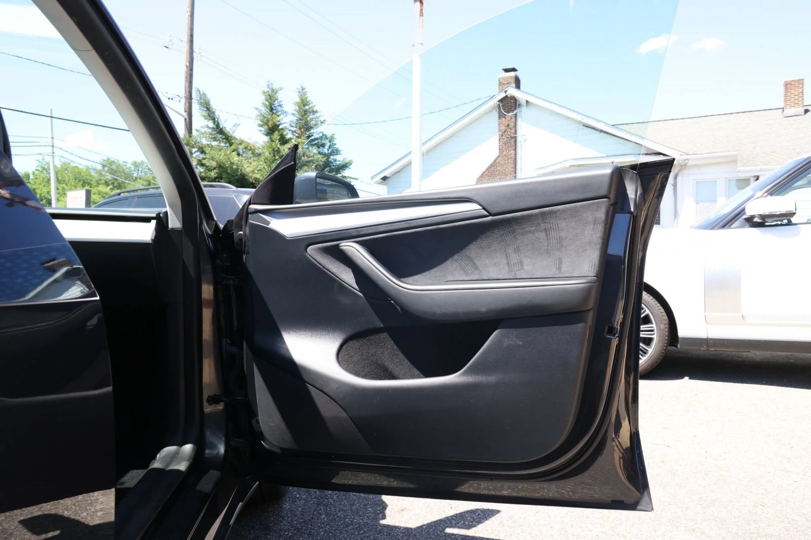 Used 2024 Tesla Model Y Long Range AWD/4WD image 30