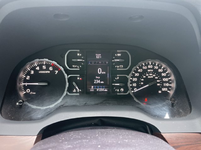 Used 2019 Toyota Tundra Limited AWD/4WD image 9