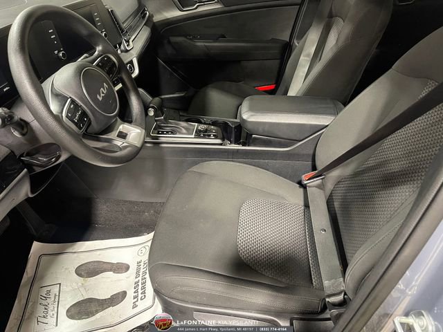 Used 2025 Kia Sportage LX image 9