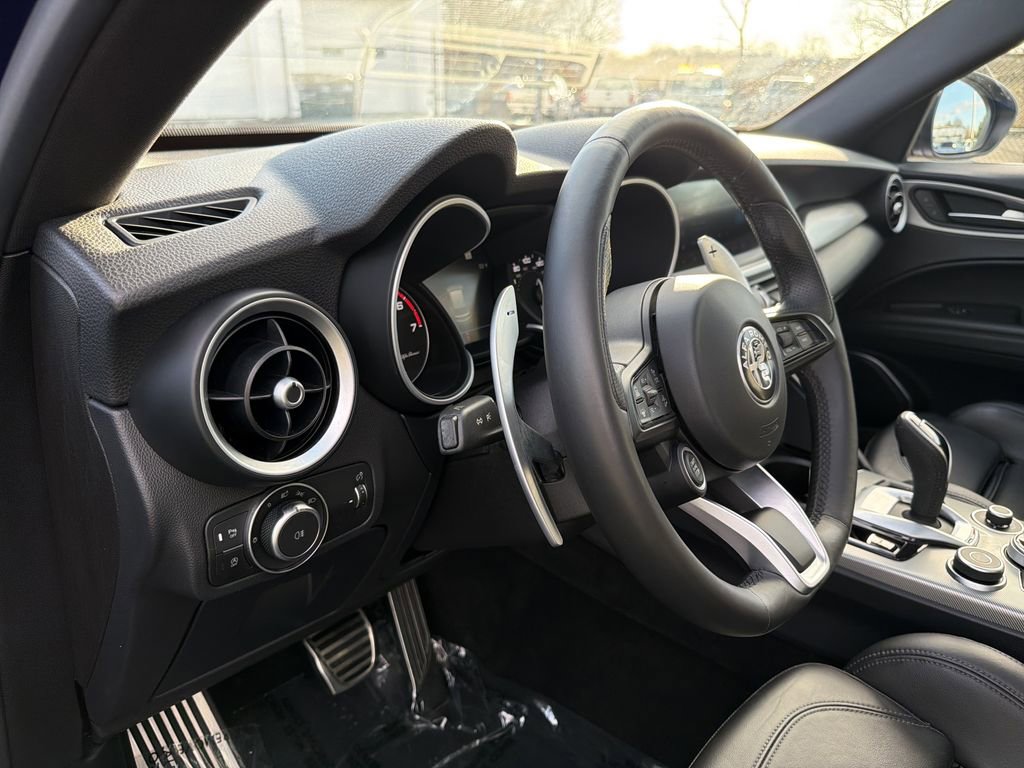 Used 2021 Alfa Romeo Stelvio Ti Sport image 20