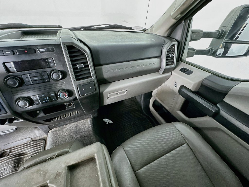 Used 2019 Ford F550 2WD Regular Cab Super Duty image 11