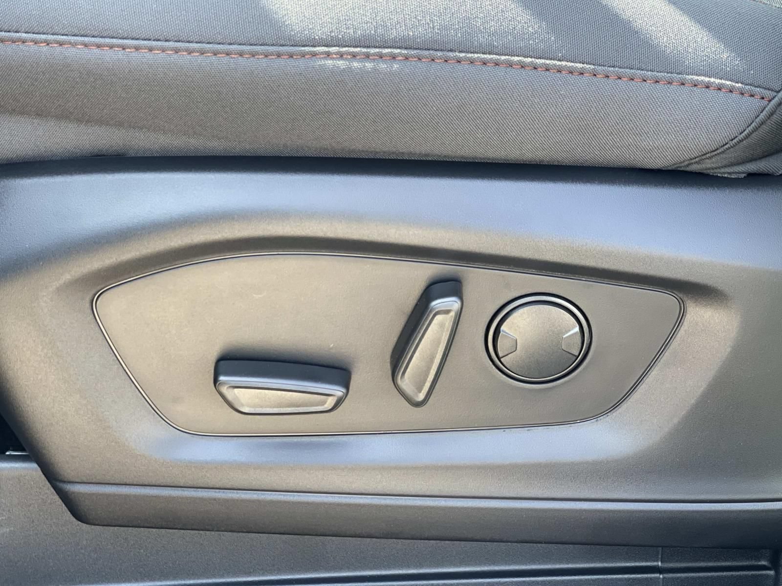New 2026 Ford Explorer Active RWD image 19