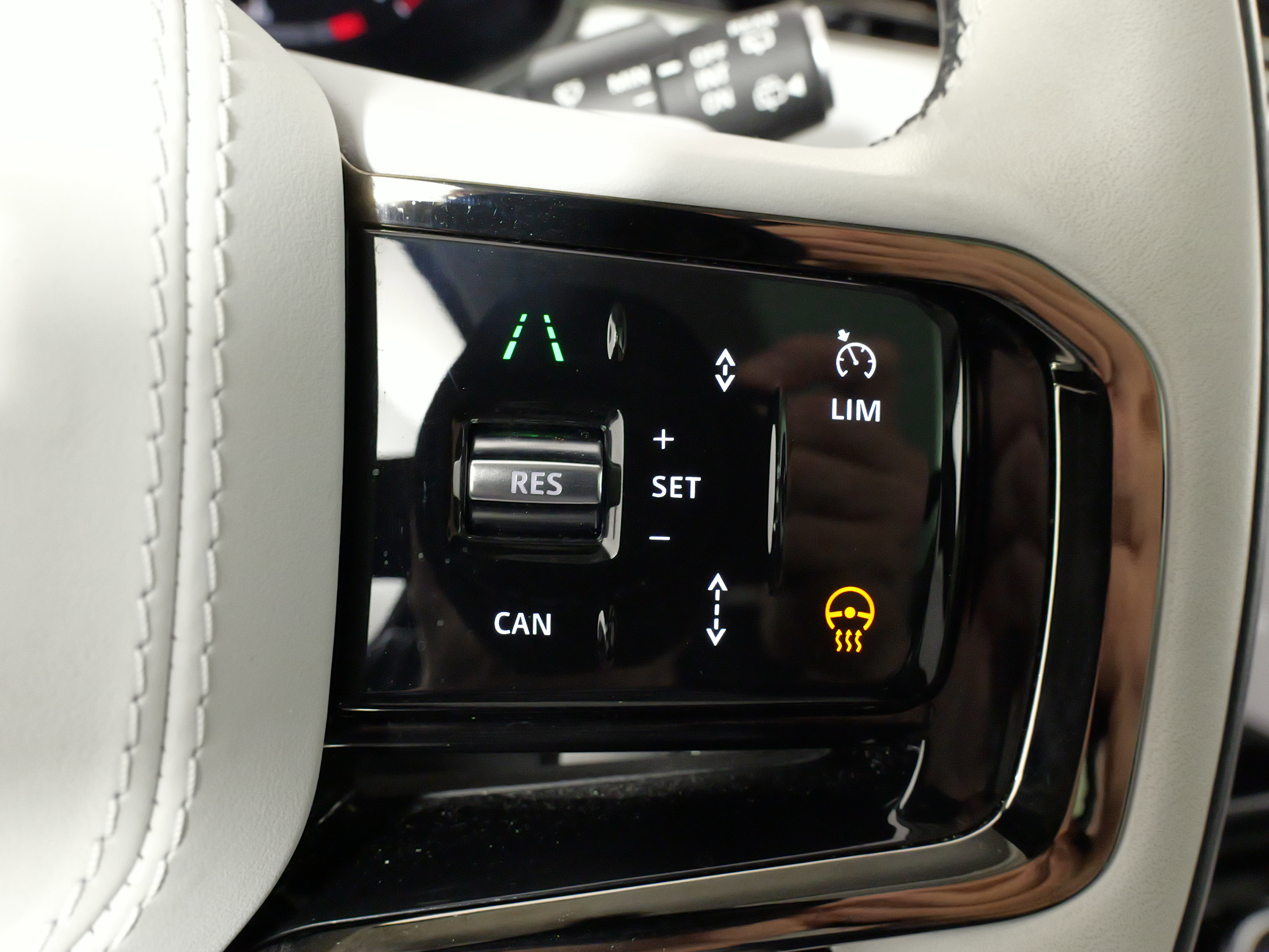 Used 2023 Land Rover Range Rover Sport SE Dynamic image 43