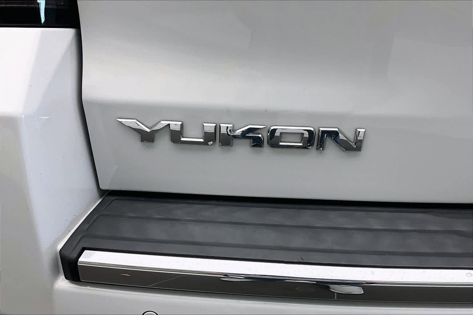 Used 2017 GMC Yukon Denali w/ Open Road Package image 32