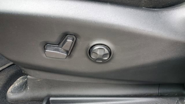 Certified 2025 Chrysler Pacifica Select image 24