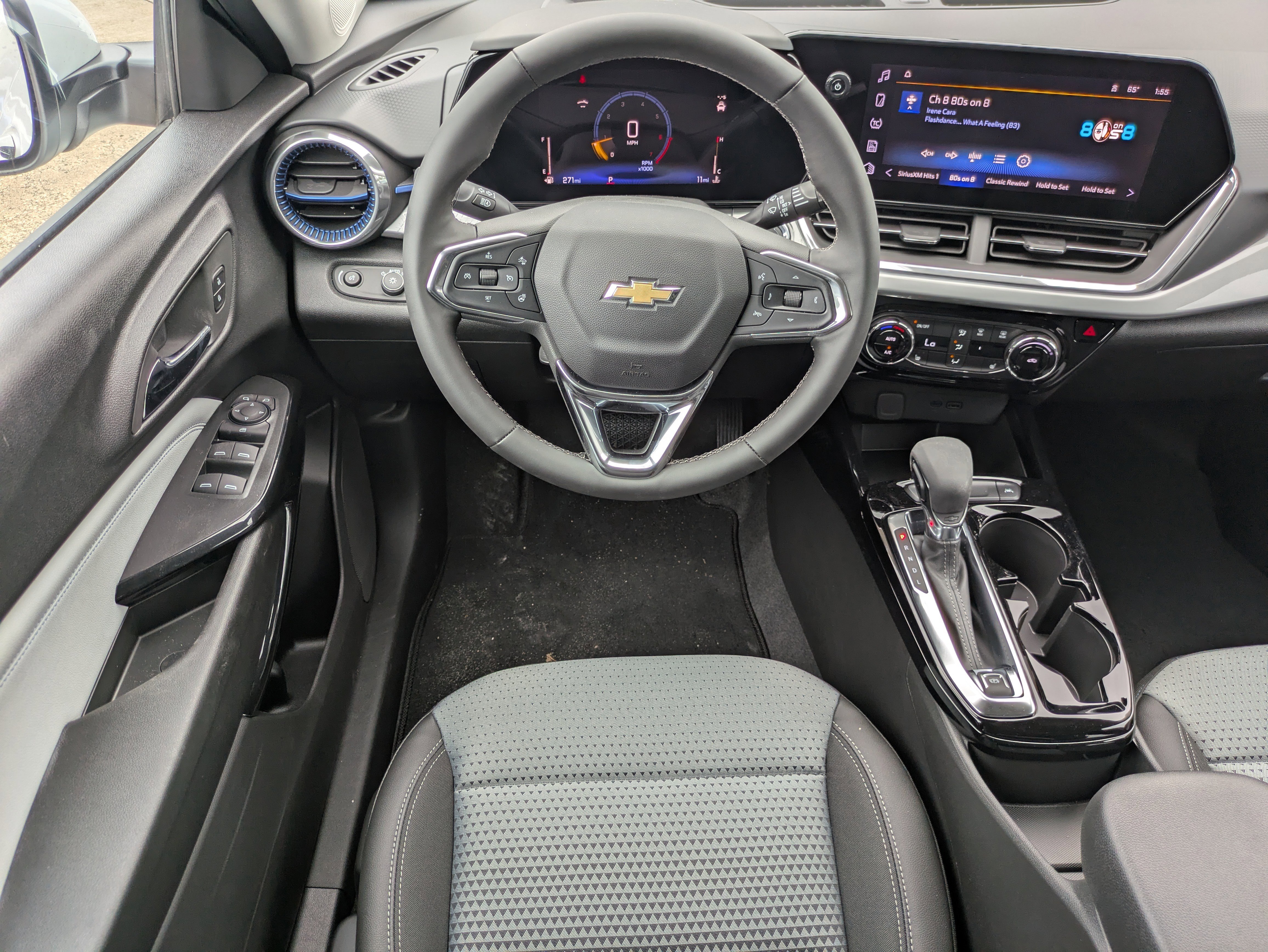 New 2025 Chevrolet Trax LT w/ Driver Confidence Package FWD image 4
