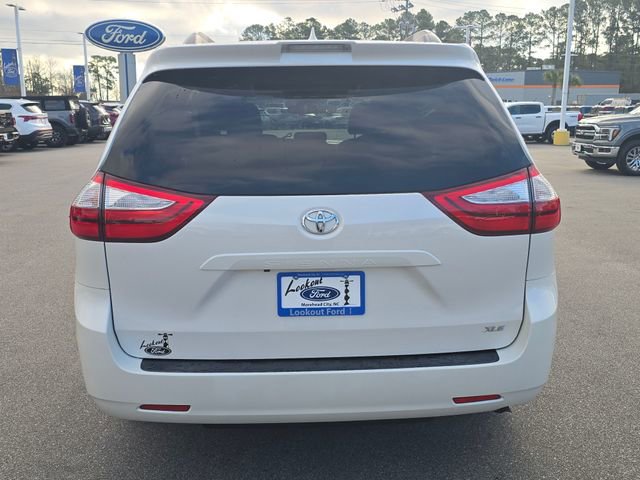 Used 2019 Toyota Sienna XLE Premium image 4