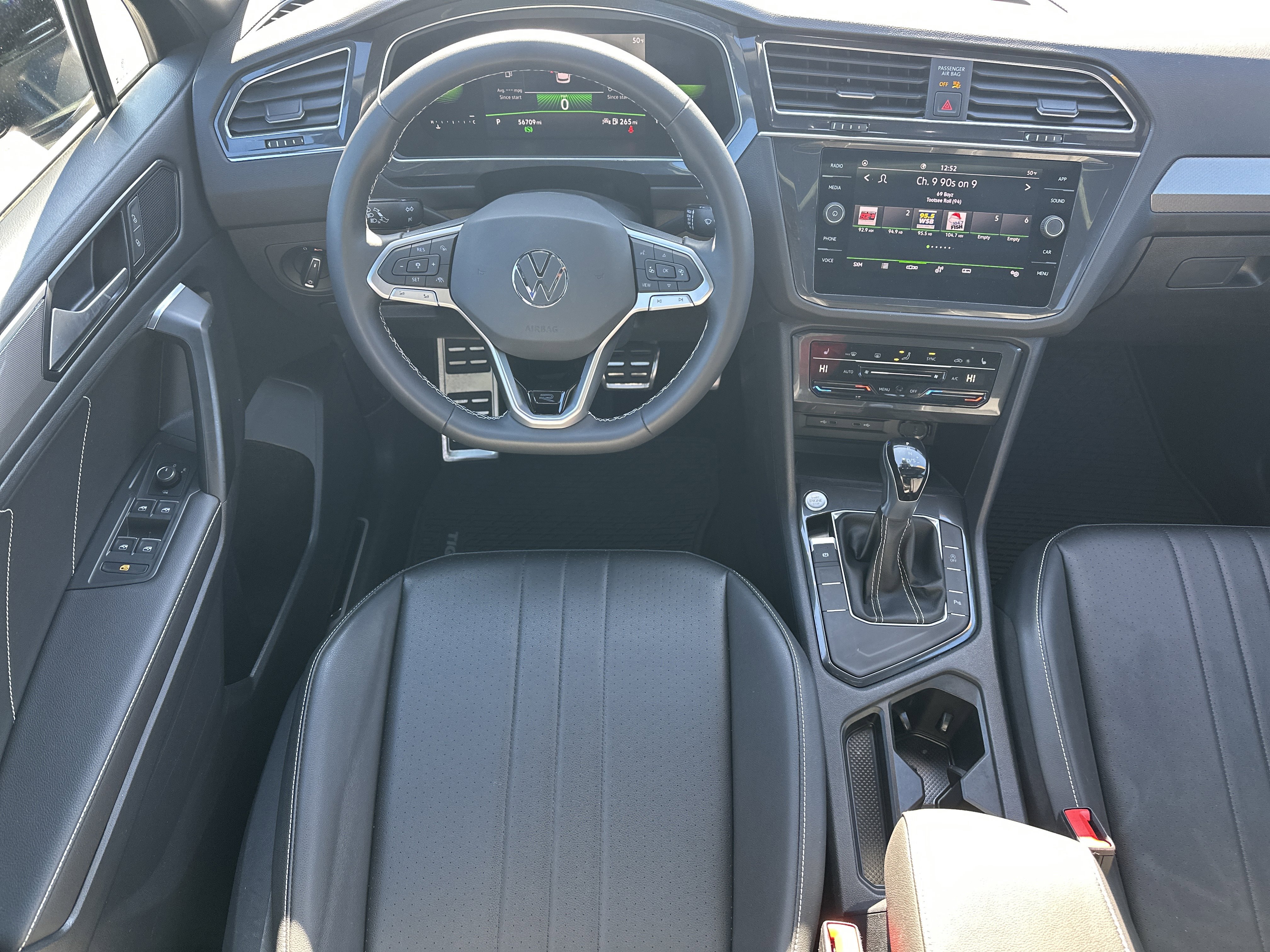 Used 2023 Volkswagen Tiguan SE R-Line image 23