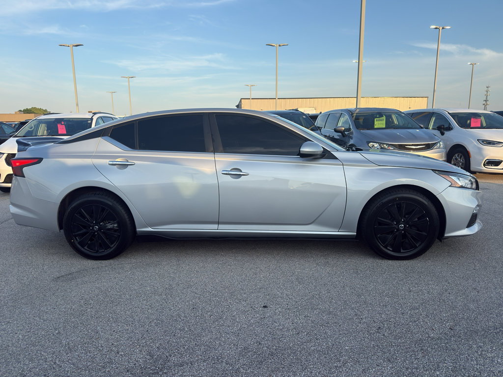 Used 2022 Nissan Altima 2.5 SV AWD/4WD image 4