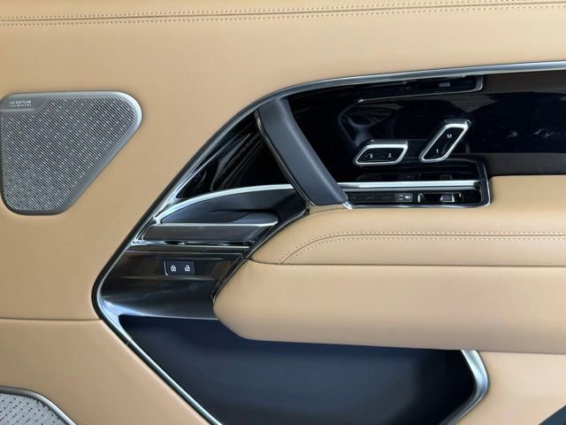 New 2026 Land Rover Range Rover Long Wheelbase Autobiography AWD/4WD image 28