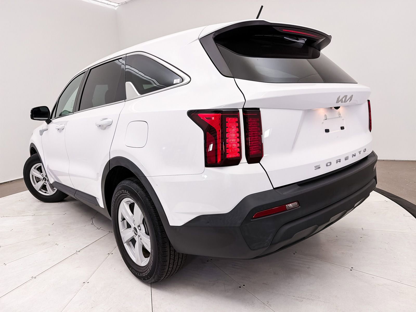 Used 2022 Kia Sorento LX FWD image 7