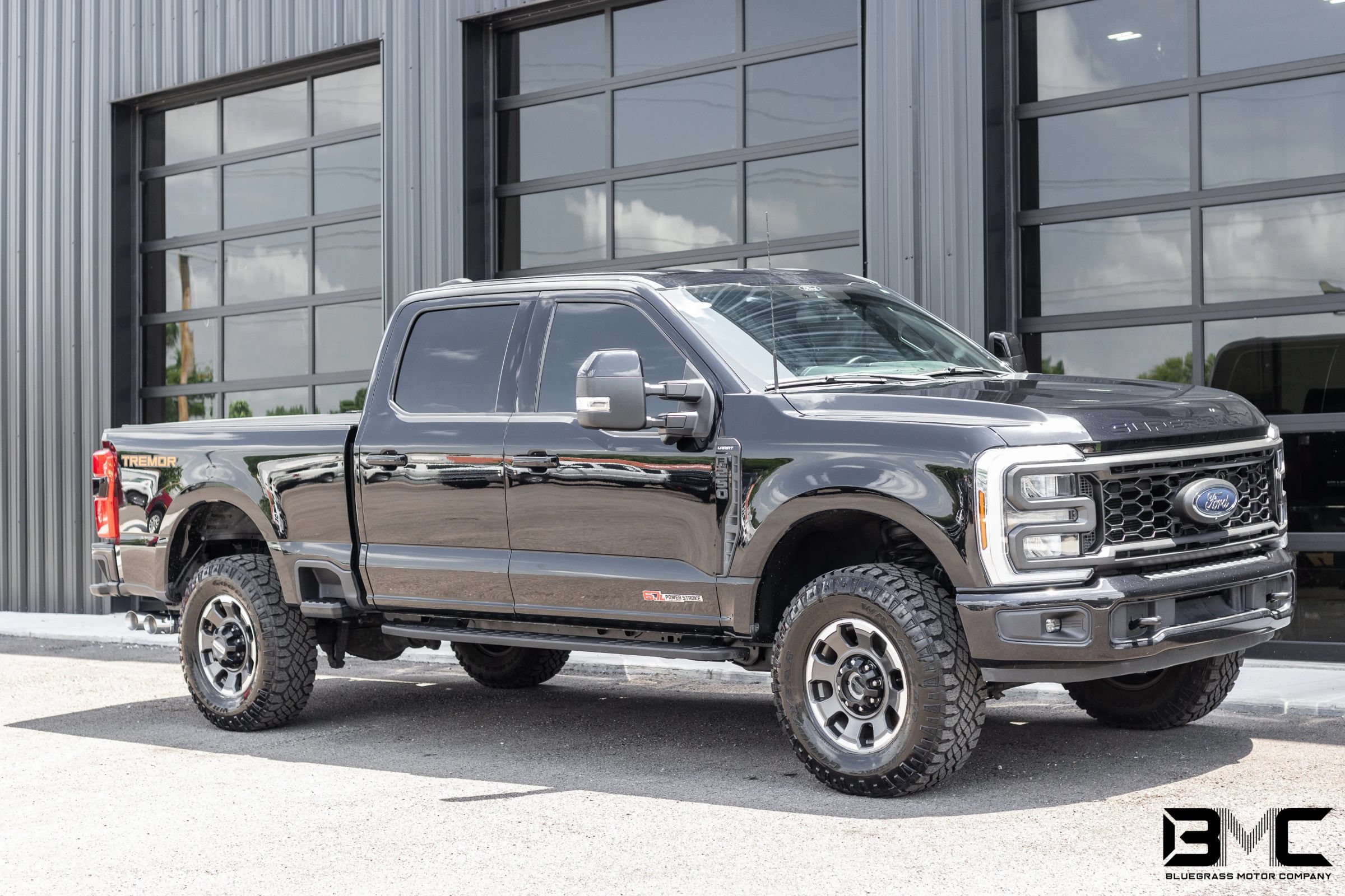 Used 2024 Ford F250 Lariat w/ Tremor Off-Road Package AWD/4WD image 7