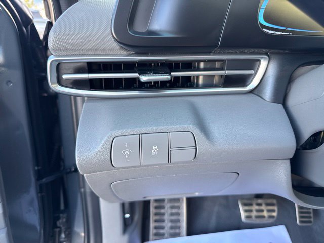 Used 2025 Hyundai Elantra Sport FWD image 18
