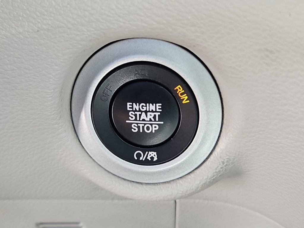 Used 2017 Chrysler Pacifica Touring-L w/ Tire & Wheel Group FWD image 30